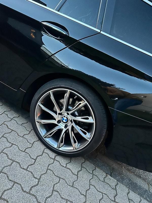 Second-hand BMW 520 184 CP (135 kW) 2014 Negru Break