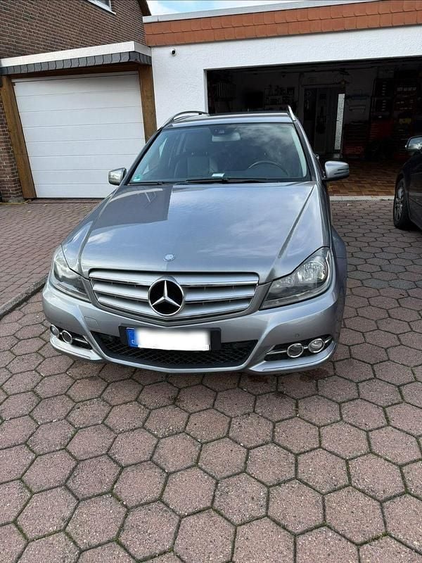 Grau Gebraucht 2011 Mercedes C220 Avantgarde Kombi | 6.000 € (Guter Preis) - Bild 1/4