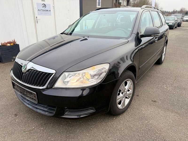 Schwarz Gebraucht 2010 Skoda Octavia Limousine | 2.490 € (Superpreis) - Bild 1/4