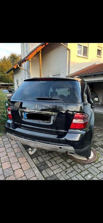 Gebraucht Mercedes ML320 224 PS (164 kW) 2007 Schwarz SUV