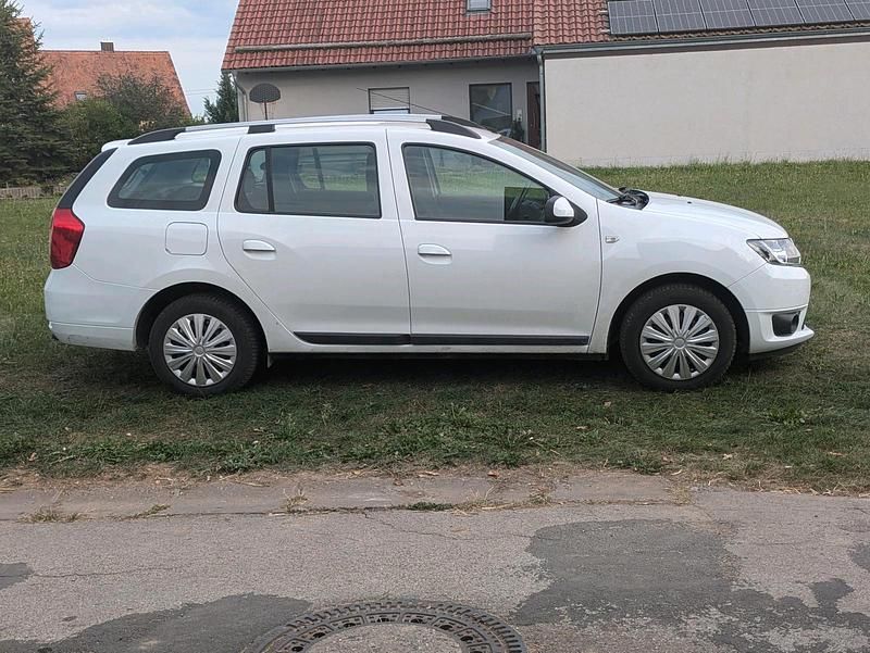 Weiß Gebraucht 2014 Dacia Logan MCV Kombi | 6.000 € (Fairer Preis) - Bild 1/4