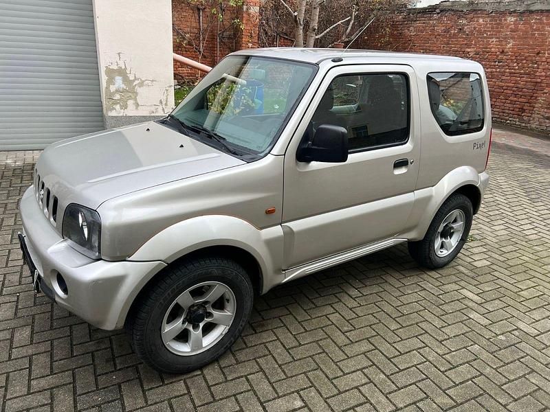 Grau Gebraucht 2004 Suzuki Jimny Ranger SUV | 8.490 € (Fairer Preis) - Bild 1/4