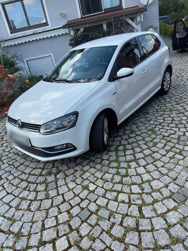 Gebraucht VW Polo LOUNGE 90 PS (66 kW) 2015 Weiß Kleinwagen