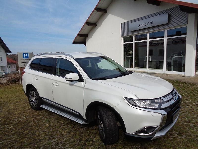 Gebraucht Mitsubishi Outlander Edition 150 PS (110 kW) 2017 Weiß SUV