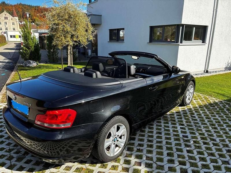 Schwarz Gebraucht 2012 BMW 118 Cabriolet Cabrio | 11.500 € (Fairer Preis) - Bild 1/4