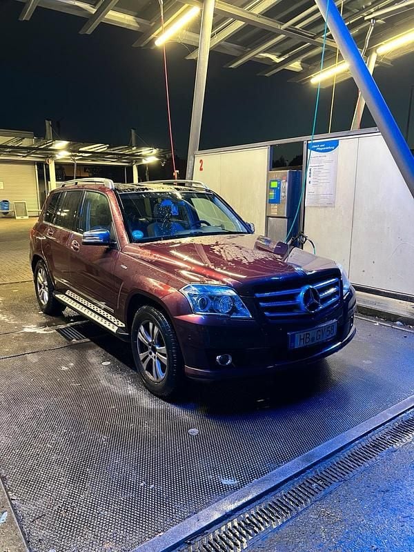 Rot Gebraucht 2009 Mercedes GLK220 SUV | 16.000 € (Etwas zu teuer) - Bild 1/4