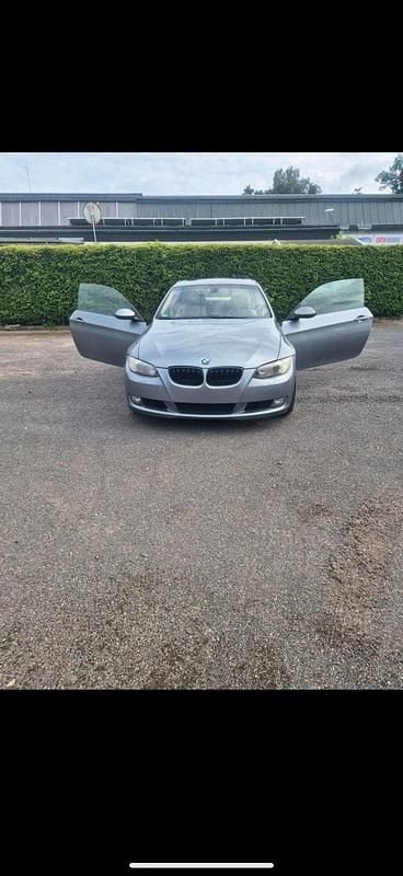 Blau Gebraucht 2009 BMW 320 Coupé | 6.500 € (Superpreis) - Bild 1/4