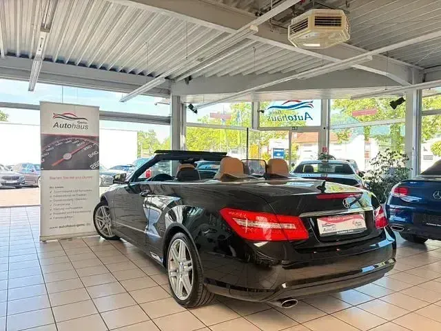 Gebraucht Mercedes E250 AMG line 204 PS (150 kW) 2010 Schwarz Cabrio