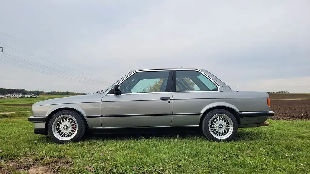 Gebraucht BMW 325 200 PS (147 kW) 1987 Silber Limousine