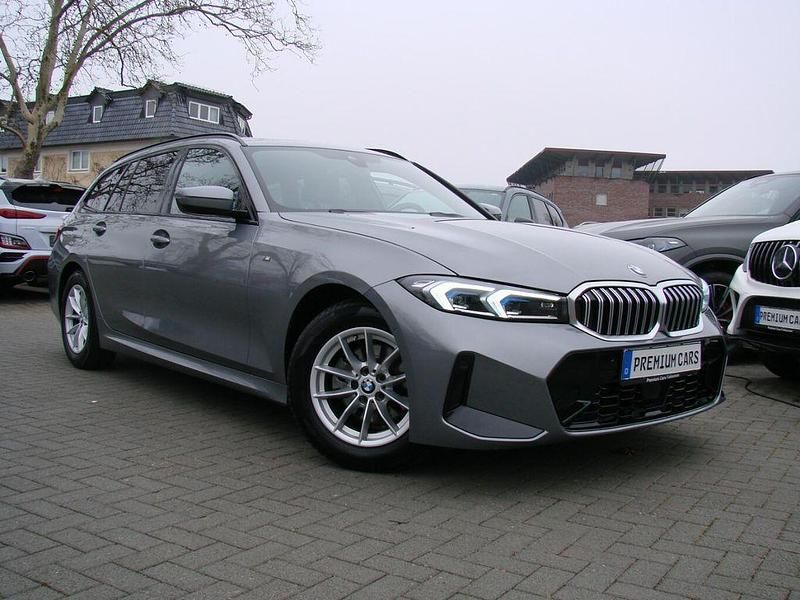 Grau metallic Gebraucht 2024 BMW 320 M Sport Kombi | 38.980 € (Guter Preis) - Bild 1/4