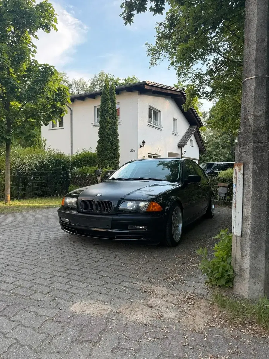 Gebraucht BMW 328 Basis 193 PS (141 kW) 1998 Schwarz Limousine