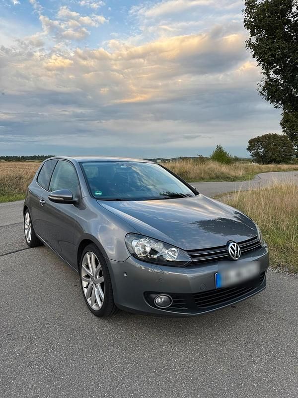 Grau Gebraucht 2009 VW Golf VI Comfortline Kleinwagen | 6.900 € (Etwas zu teuer) - Bild 1/4