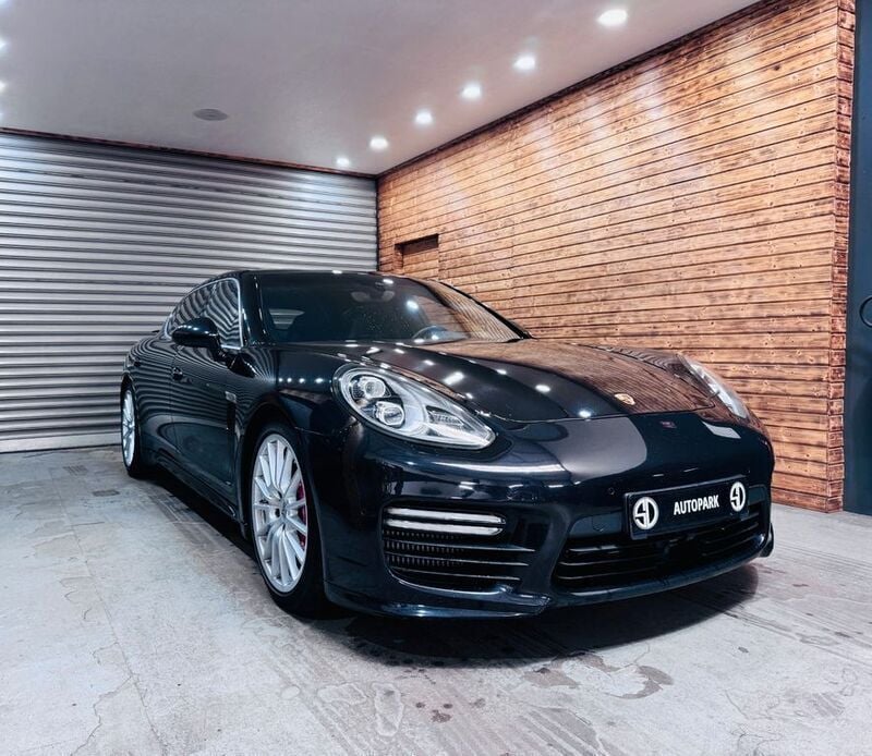 Schwarz Gebraucht 2013 Porsche Panamera Turbo Executive Limousine | 31.888 € (Superpreis) - Bild 1/4