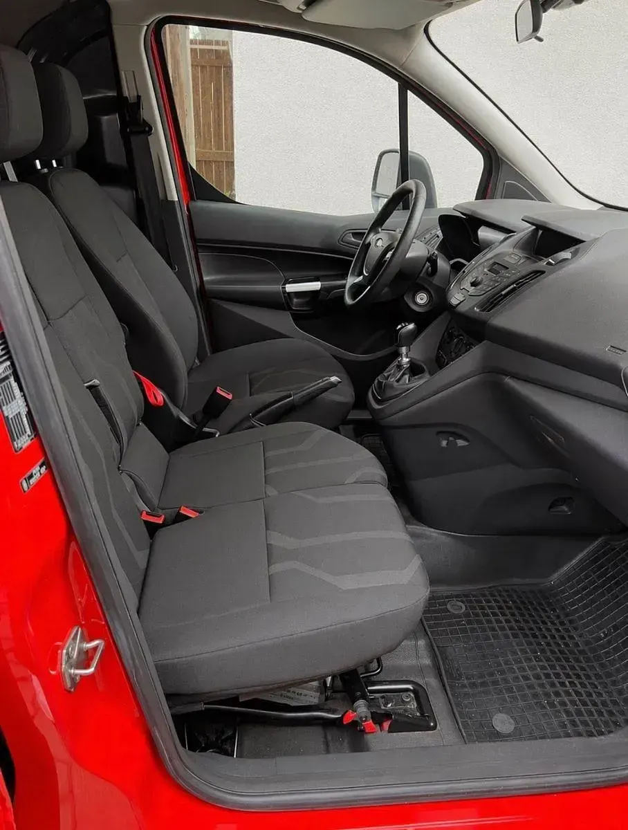 Używany Ford Transit Connect Trend 120 KM (88 kW) 2017 Czerwony Minivan