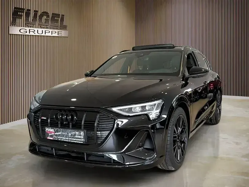 Gebraucht Audi e-tron S-Line 300 kW (408 PS) 2022 Mythosschwarz metallic SUV
