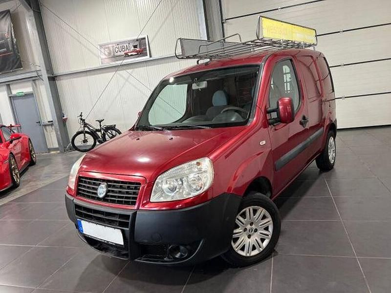 Rot Gebraucht 2007 Fiat Doblò Van / Kleinbus | 1.995 € - Bild 1/4