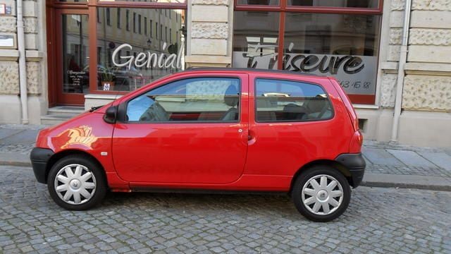Używany Renault Twingo 58 KM (42 kW) 2003 Czerwony Hatchback