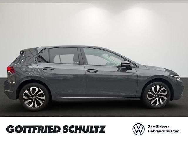 Gebraucht VW Golf VIII Active 150 PS (110 kW) 2023 Grau Limousine