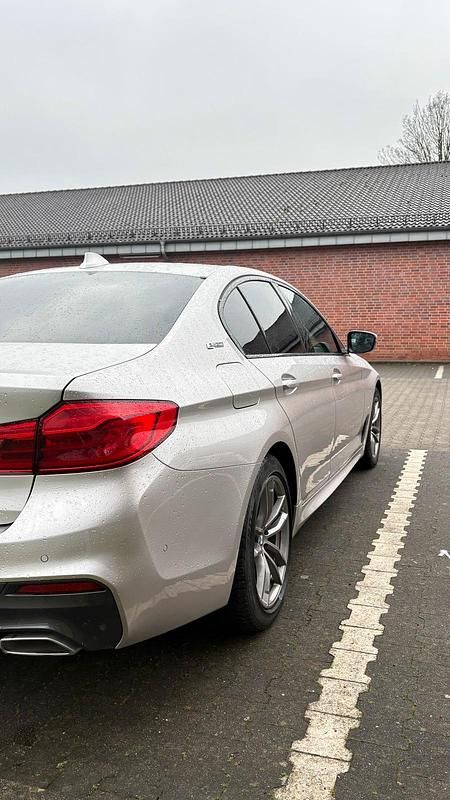 Gebraucht BMW 530e M Sport 252 PS (185 kW) 2019 Gold Limousine