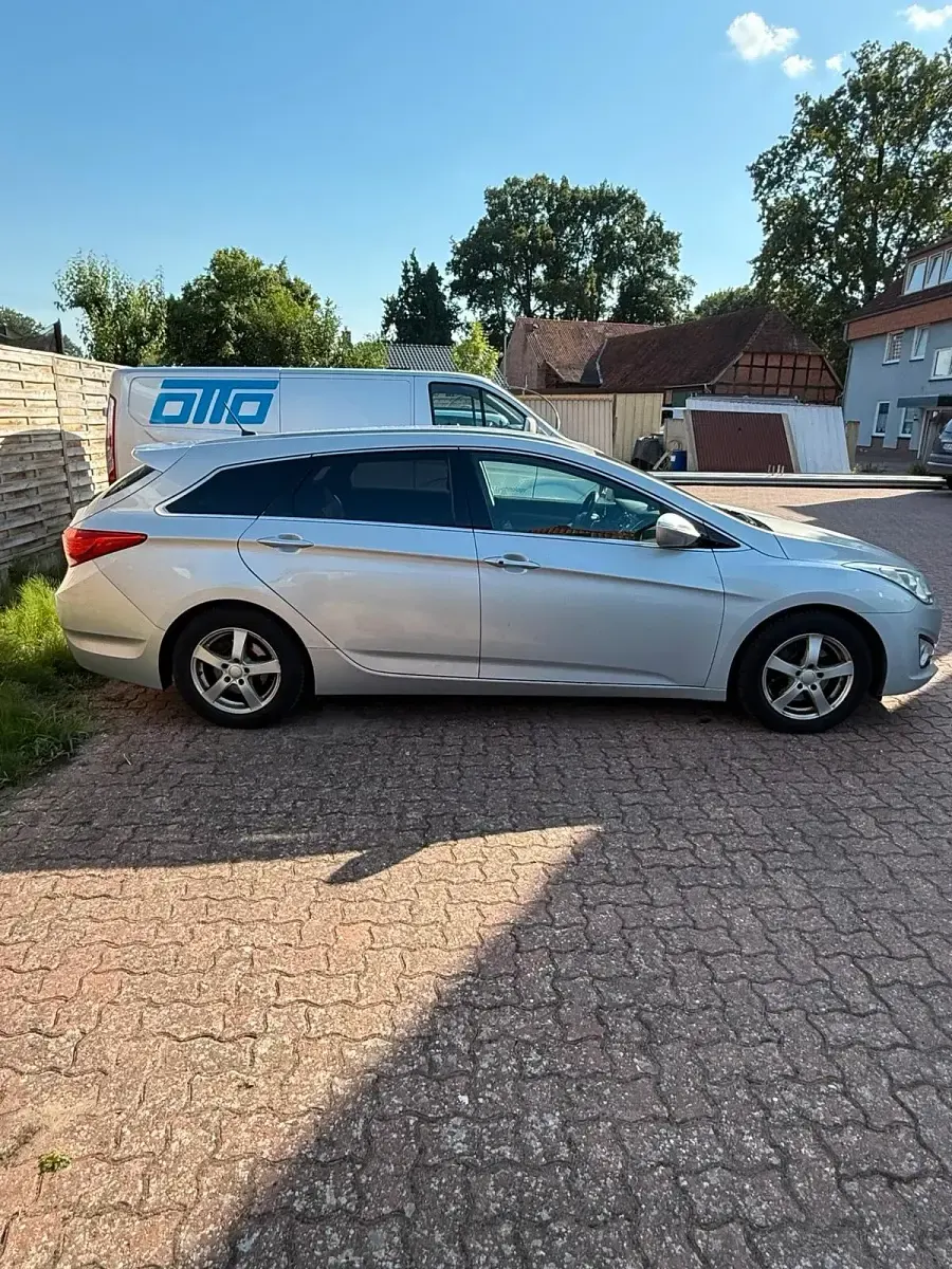 Gebraucht Hyundai i40 136 PS (100 kW) 2012 Silber Limousine