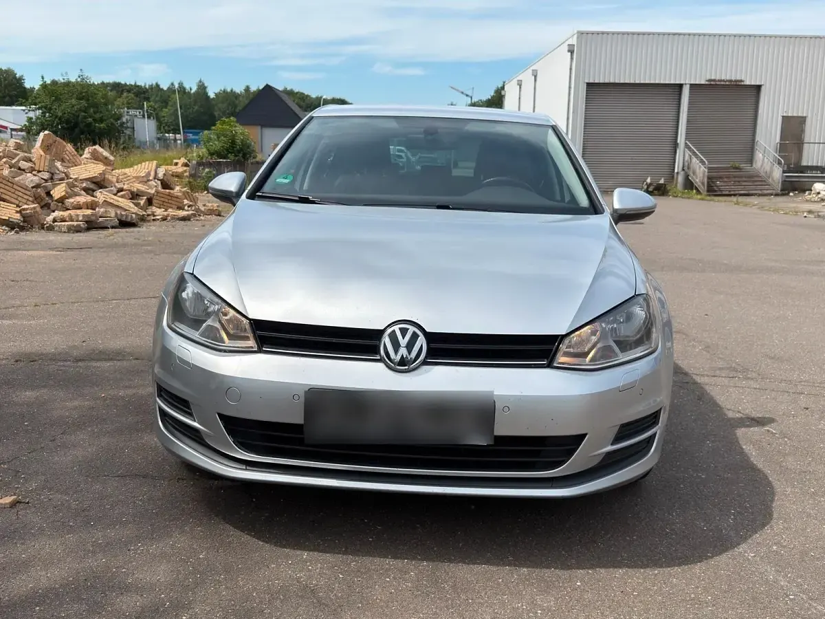 Gebraucht VW Golf VII 85 PS (62 kW) 2013 Silber Limousine