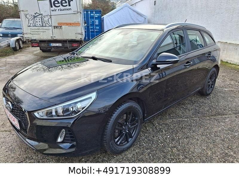Gebraucht Hyundai i30 120 PS (88 kW) 2018 Schwarz Kombi