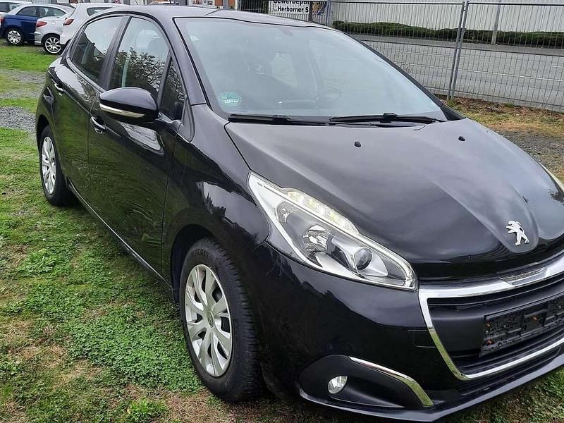 Schwarz Gebraucht 2016 Peugeot 208 Style Kleinwagen | 6.200 € (Fairer Preis) - Bild 1/4