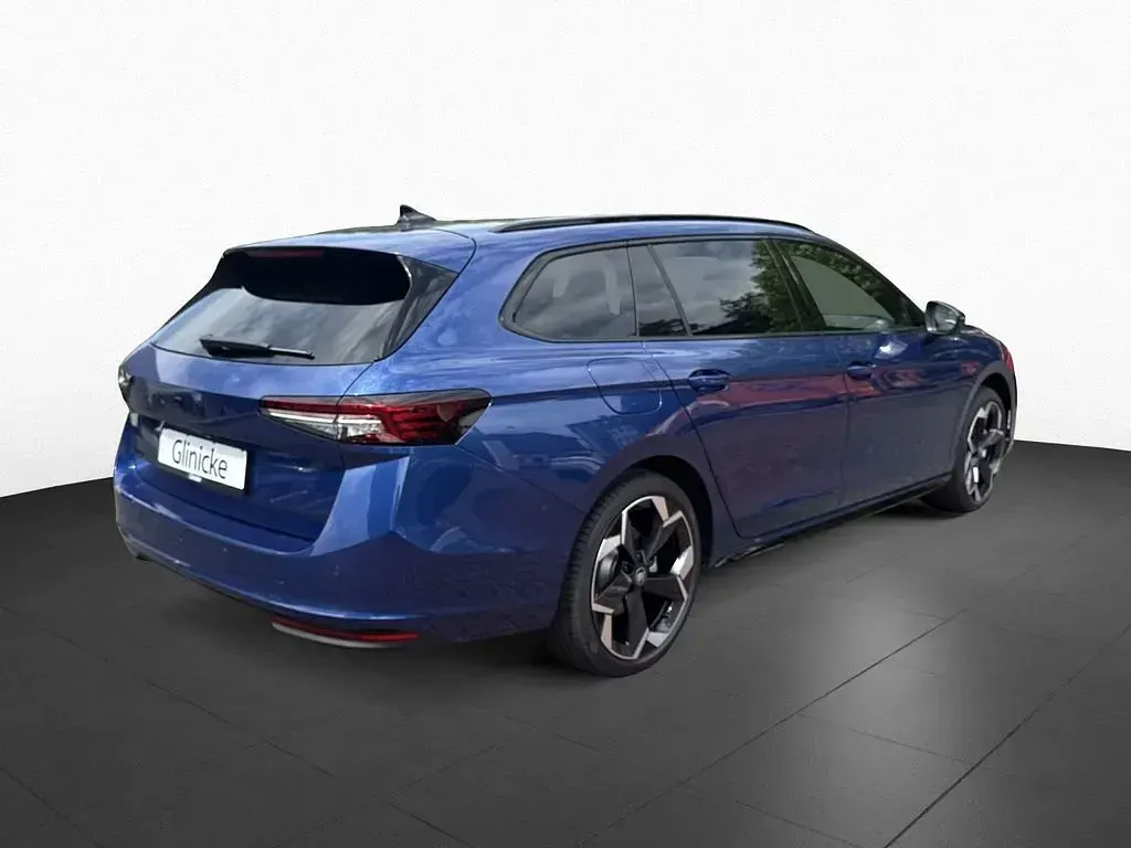 Neu Skoda Superb SportLine 204 PS (150 kW) 2026 Blau Kombi