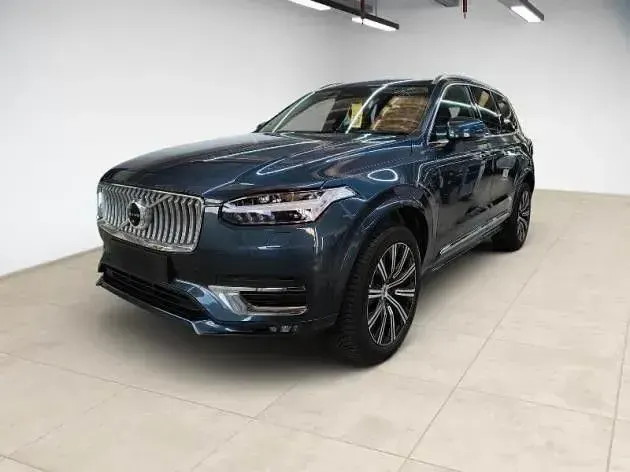 Second-hand Volvo XC90 Plus 235 CP (172 kW) 2023 Albastru SUV