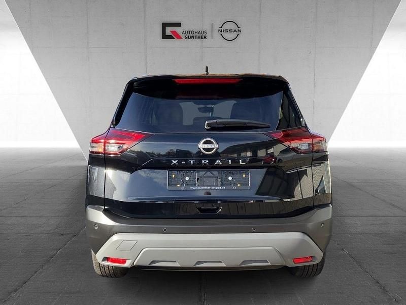 Neu Nissan X-Trail N-Connecta 163 PS (119 kW) 2025 M) (schwarz SUV
