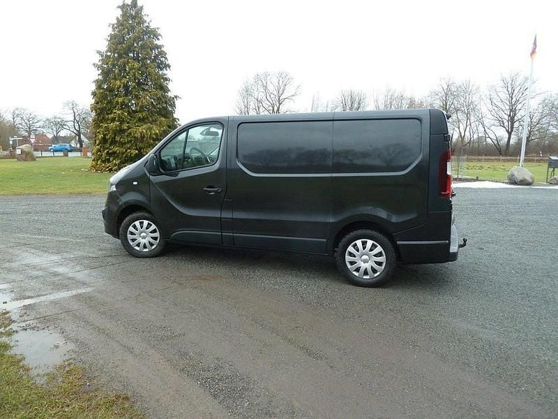 Gebraucht Opel Vivaro 140 PS (102 kW) 2016 Schwarz Van / Kleinbus