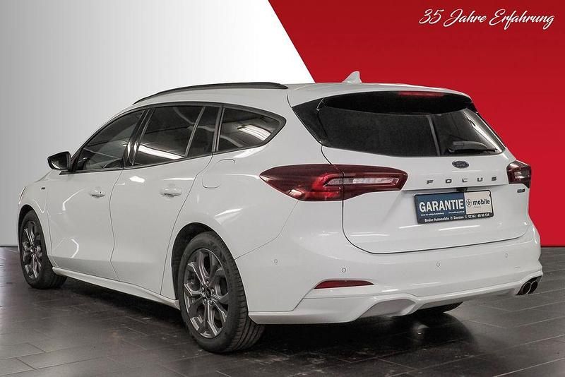 Gebraucht Ford Focus ST-Line 125 PS (91 kW) 2022 Weiß Kombi