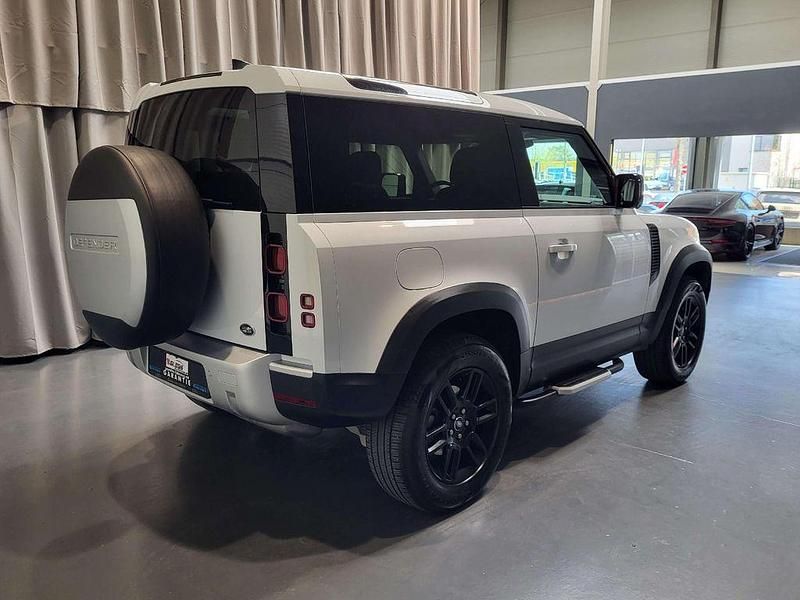 Gebraucht Land Rover Defender SE 200 PS (147 kW) 2023 Yulong white SUV