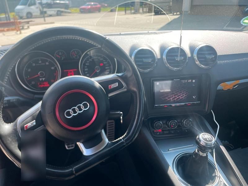 Second-hand Audi TT 200 CP (147 kW) 2006 Roșu Coupe