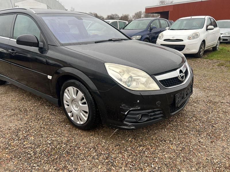 Gebraucht Opel Vectra Edition+ 150 PS (110 kW) 2008 Schwarz Kombi