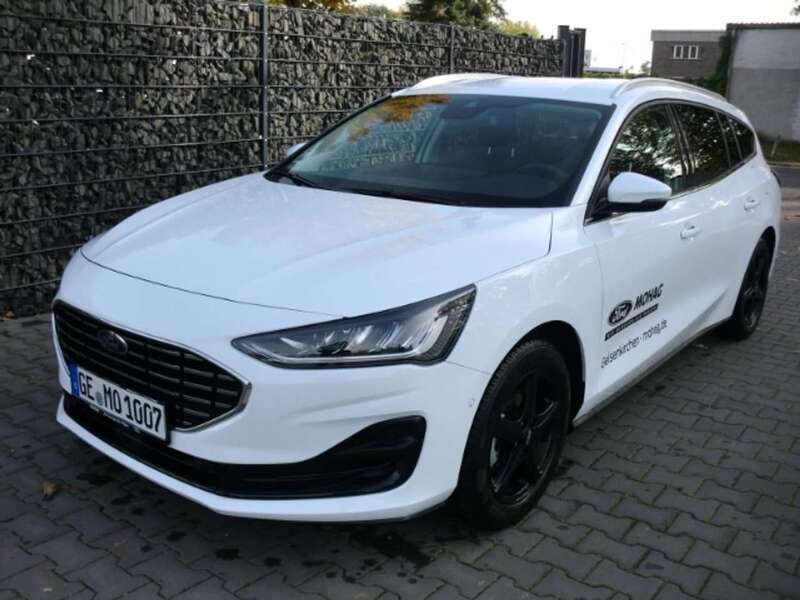 Weiss Gebraucht 2024 Ford Focus Titanium Kombi | 22.490 € (Guter Preis) - Bild 1/4