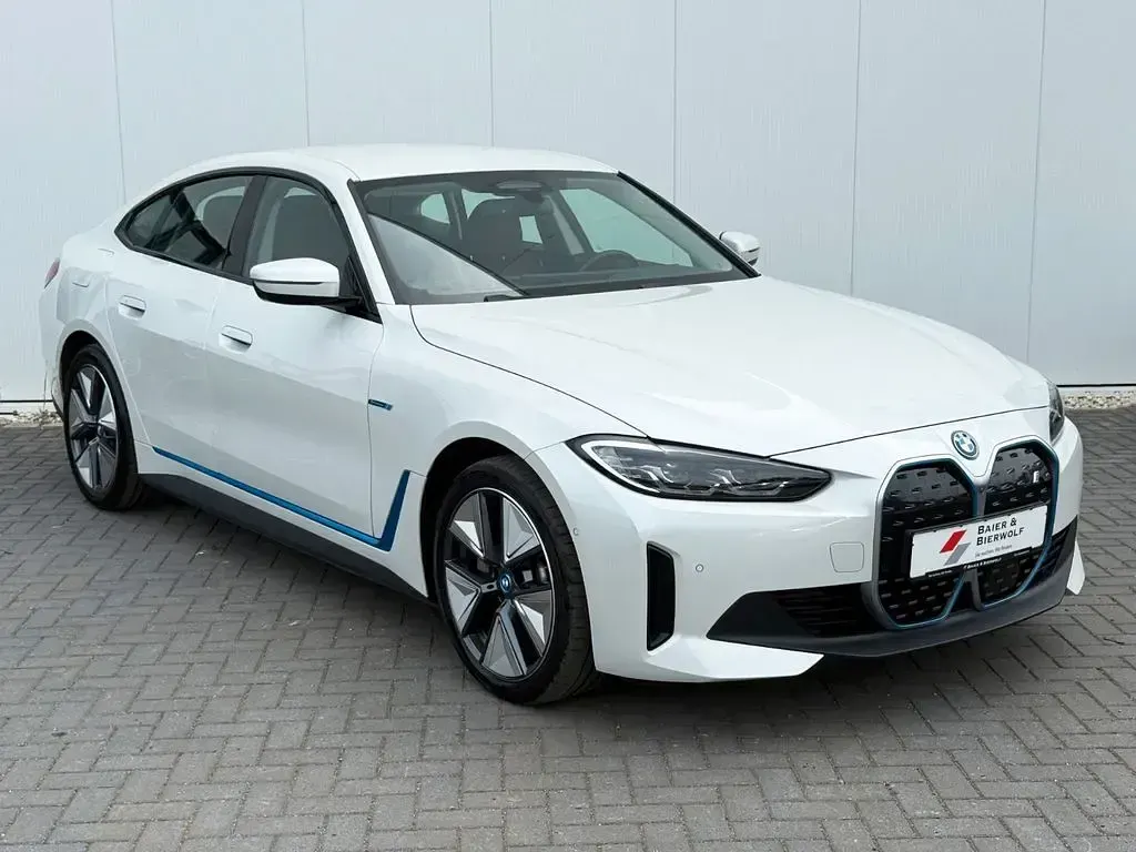 Gebraucht BMW i4 Performance 210 kW (286 PS) 2023 Mineralweiss Limousine