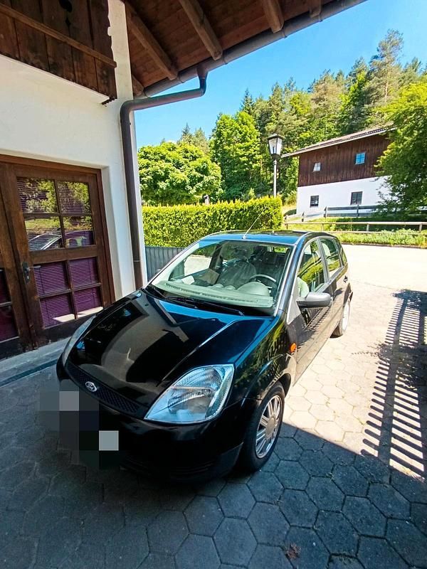 Schwarz Gebraucht 2002 Ford Fiesta Kleinwagen | 1.000 € (Superpreis) - Bild 1/4