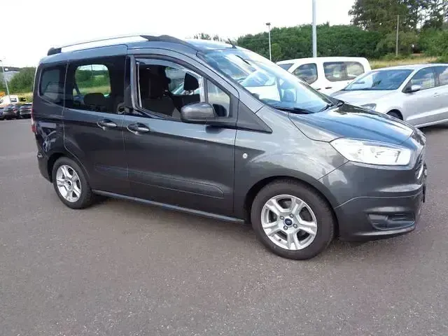 Gebraucht Ford Tourneo Courier Trend 101 PS (74 kW) 2017 Magnetic Van / Kleinbus