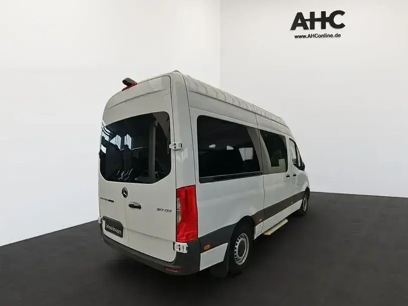 Gebraucht Mercedes Sprinter 170 PS (125 kW) 2023 Arktikweiß Van