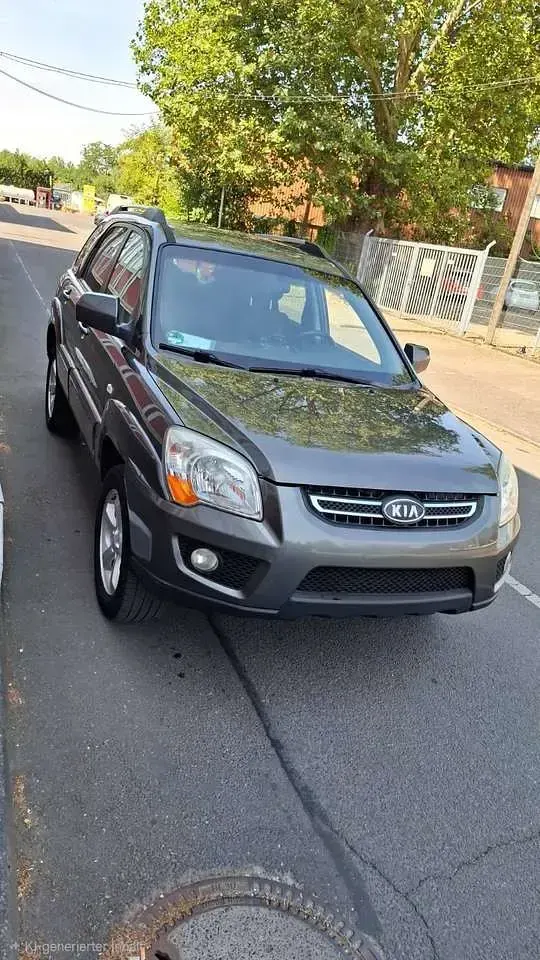 Gebraucht Kia Sportage 141 PS (103 kW) 2010 Grau SUV
