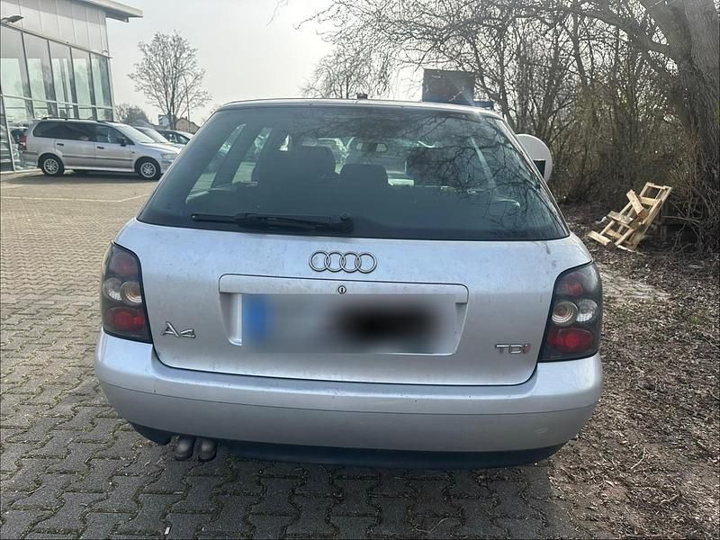 Second-hand Audi A4 85 CP (62 kW) 2001 Argintiu Break