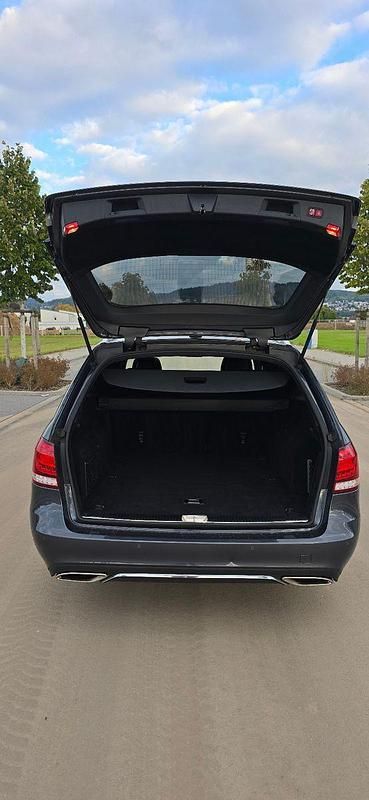 Gebraucht Mercedes E300 Avantgarde 231 PS (169 kW) 2015 Grau Kombi