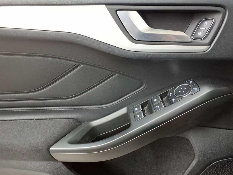 Gebraucht Ford Focus Cool & Connect 150 PS (110 kW) 2020 Blazer blau Kombi