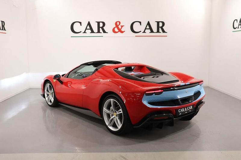 Gebraucht Ferrari 296 829 PS (609 kW) 2022 Rot Cabrio