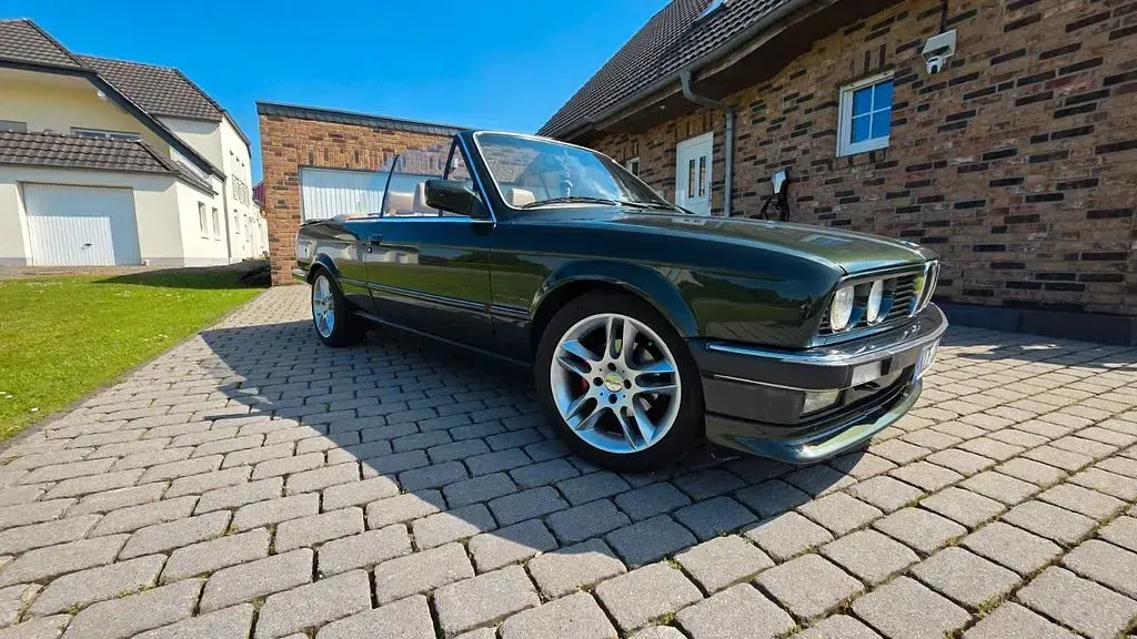 Gebraucht BMW 325 Cabriolet Performance 170 PS (125 kW) 1987 Grün Cabrio
