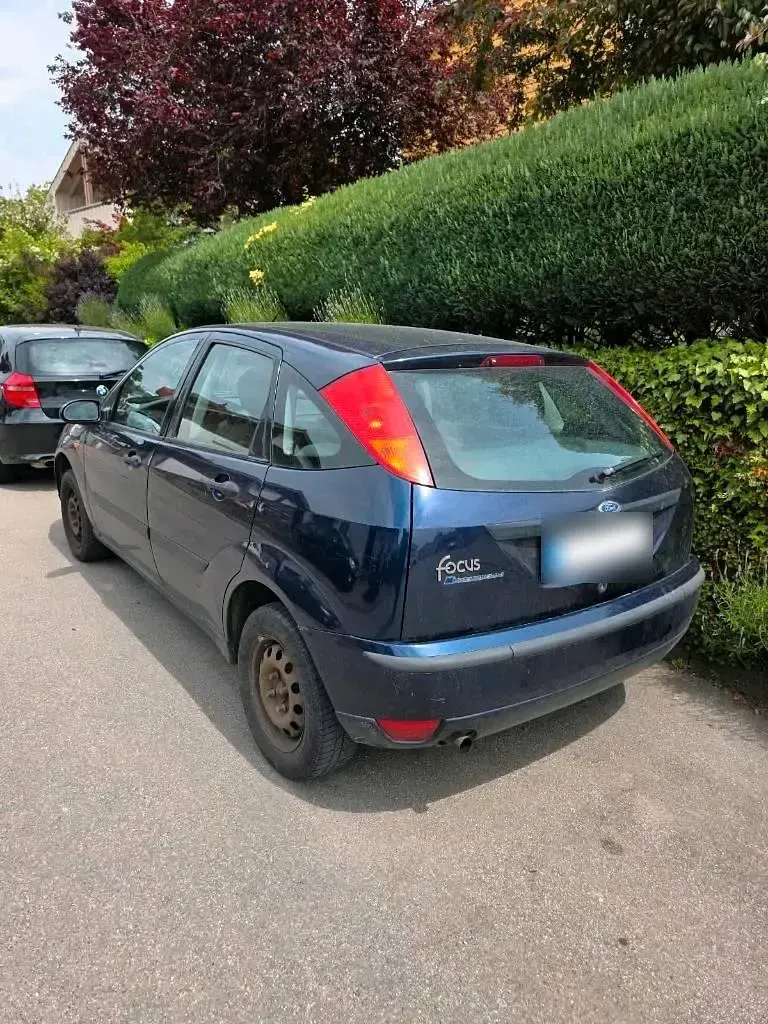 Gebraucht Ford Focus 101 PS (74 kW) 2003 Blau Limousine