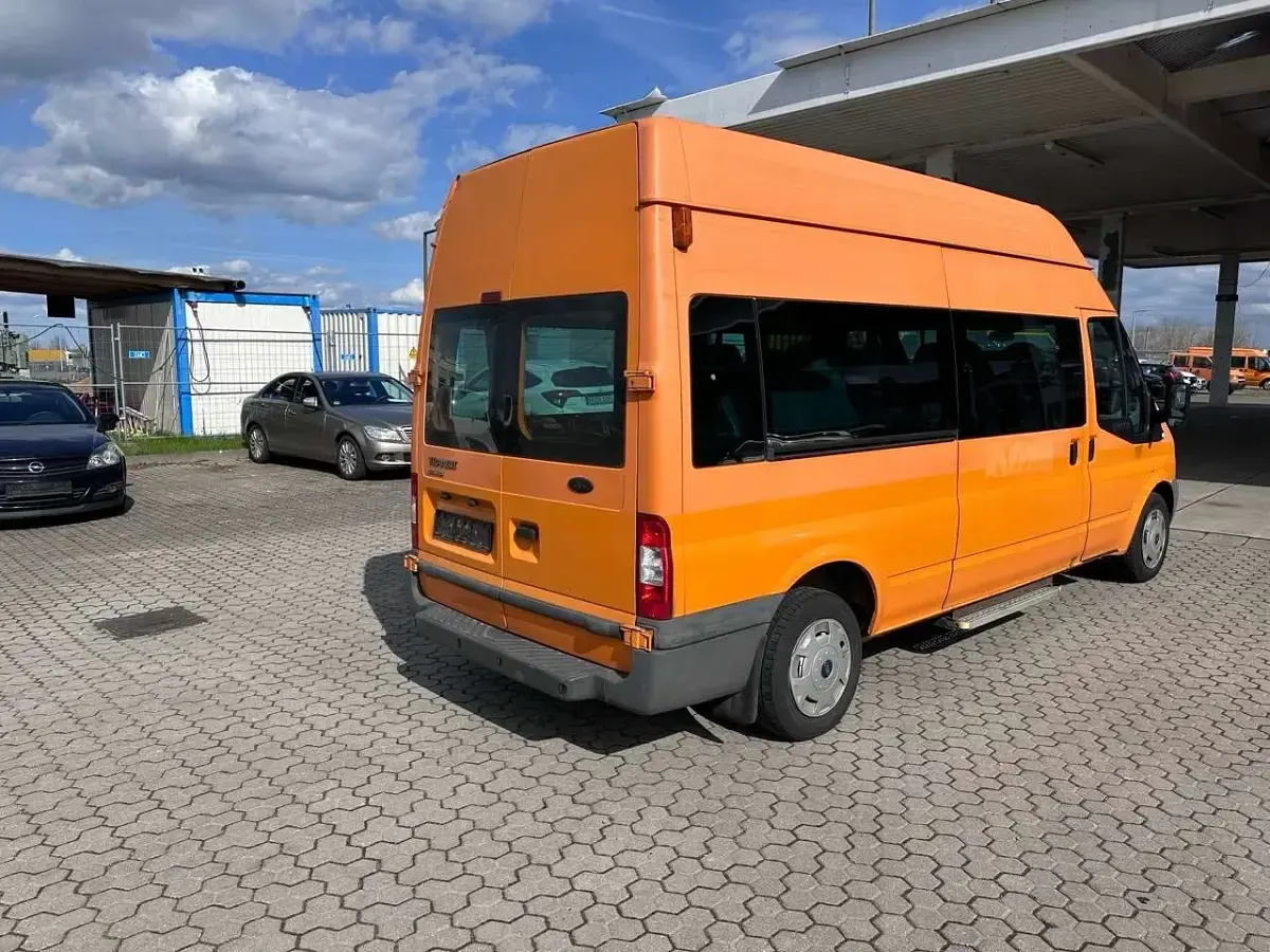 Gebraucht Ford Transit Tourneo Trend 125 PS (91 kW) 2013 Orange Van / Kleinbus