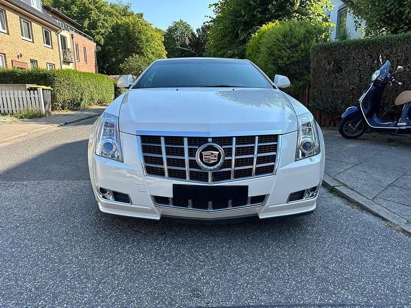 Gebraucht Cadillac CTS 322 PS (236 kW) 2011 Weiß Coupé