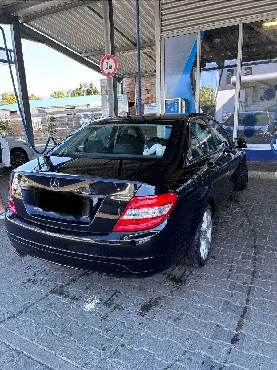 Gebraucht Mercedes C200 184 PS (135 kW) 2010 Schwarz Limousine